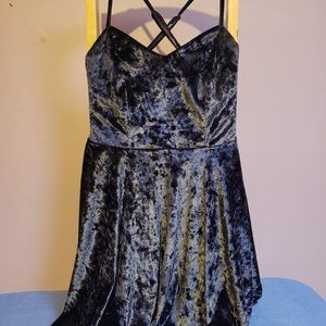 Streetwear Society Women's Size Medium  Black Crushed Velvet Dress - Gently Used